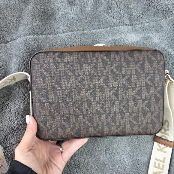 Michael Kors Signature Brown and Gold Crossbody Bag - Picture 2 of 4